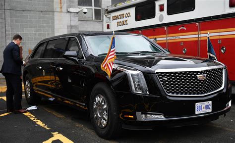 who makes the presidential limousine